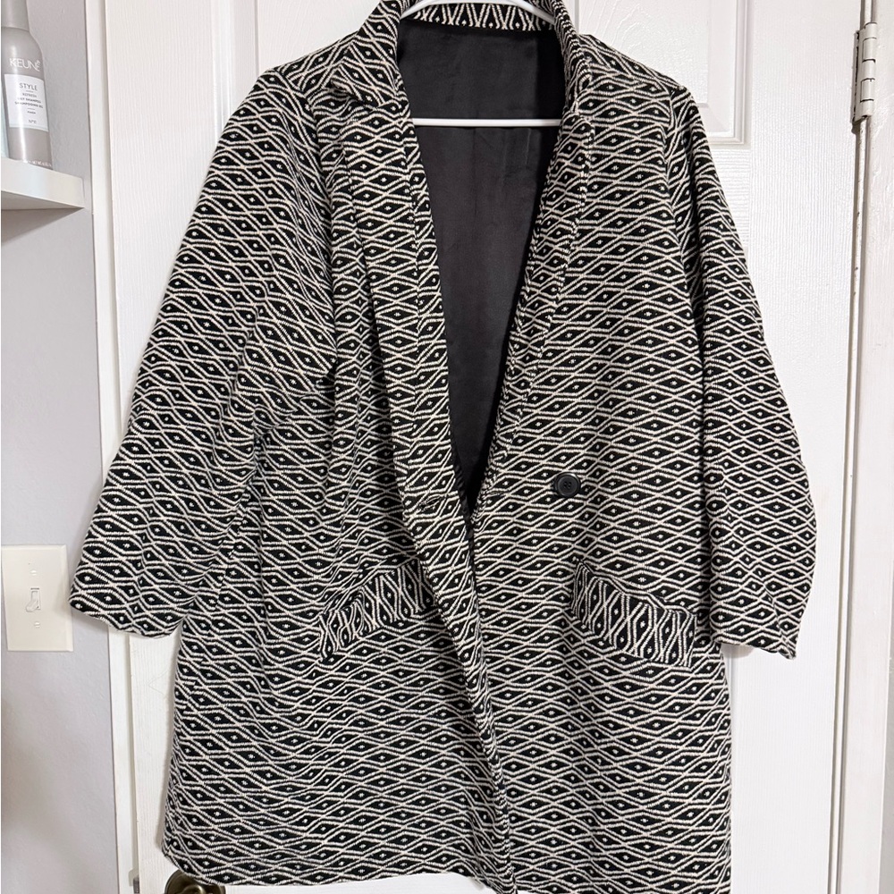 Black and White Patterned Coat
